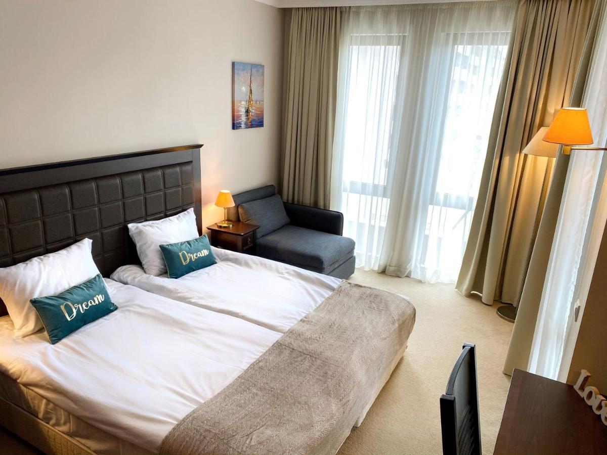 Royal Beach Premium Pantai Sunny Bagian luar foto