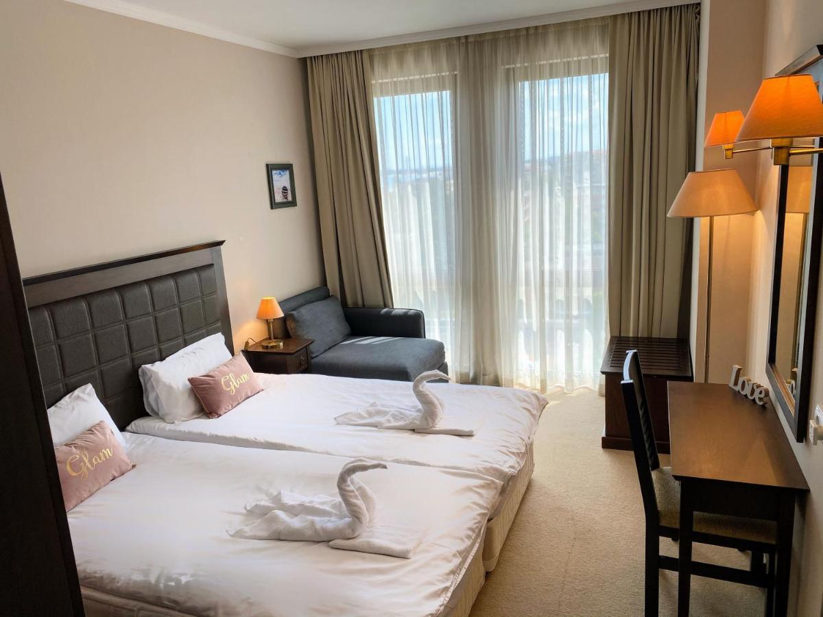 Royal Beach Premium Pantai Sunny Bagian luar foto