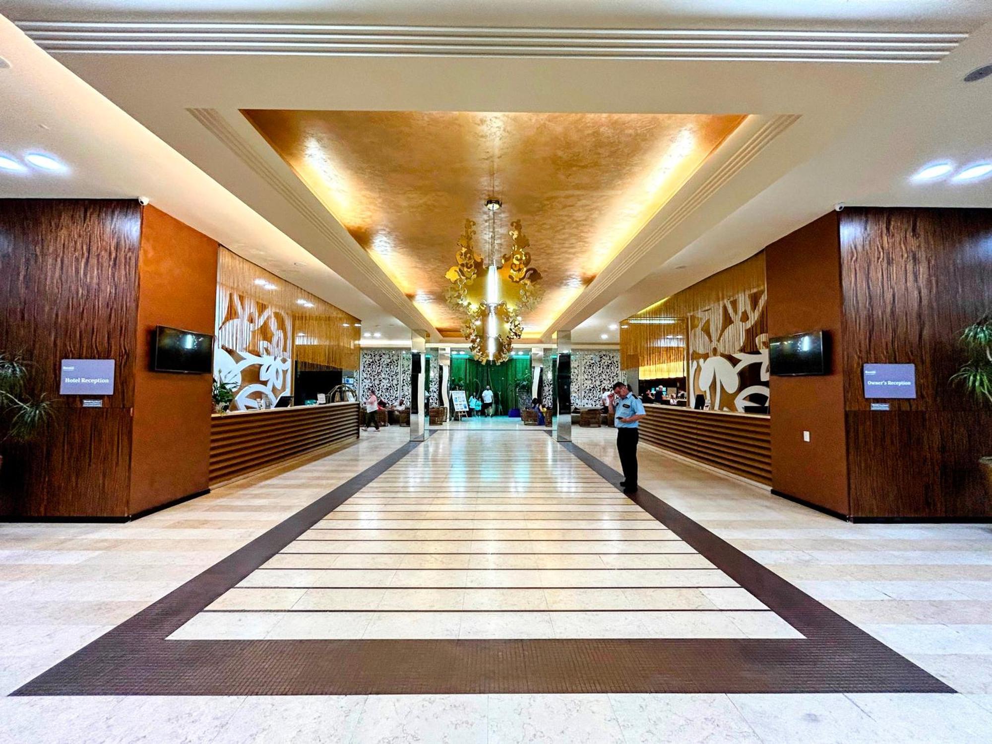 Royal Beach Premium Pantai Sunny Bagian luar foto