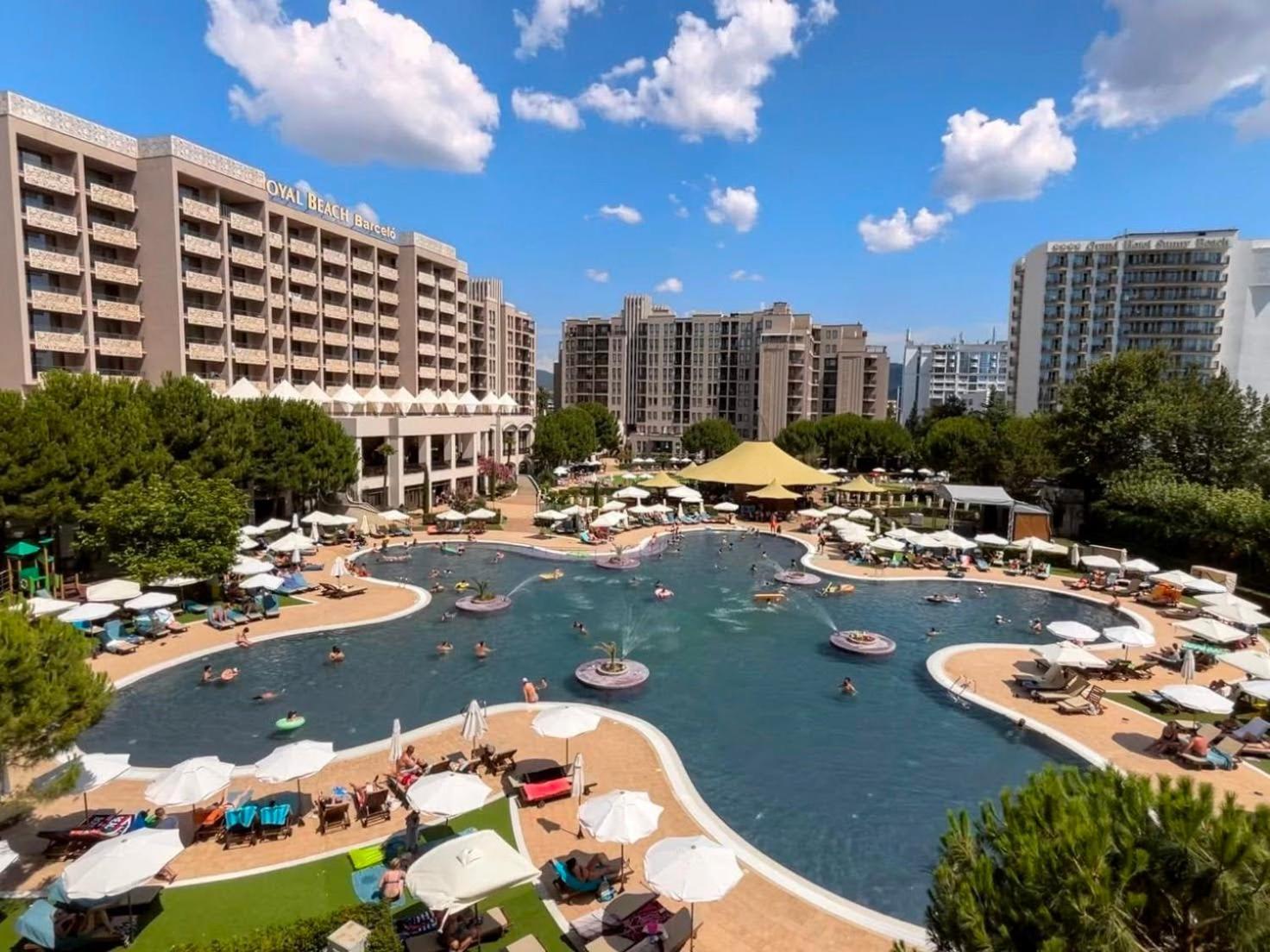 Royal Beach Premium Pantai Sunny Bagian luar foto