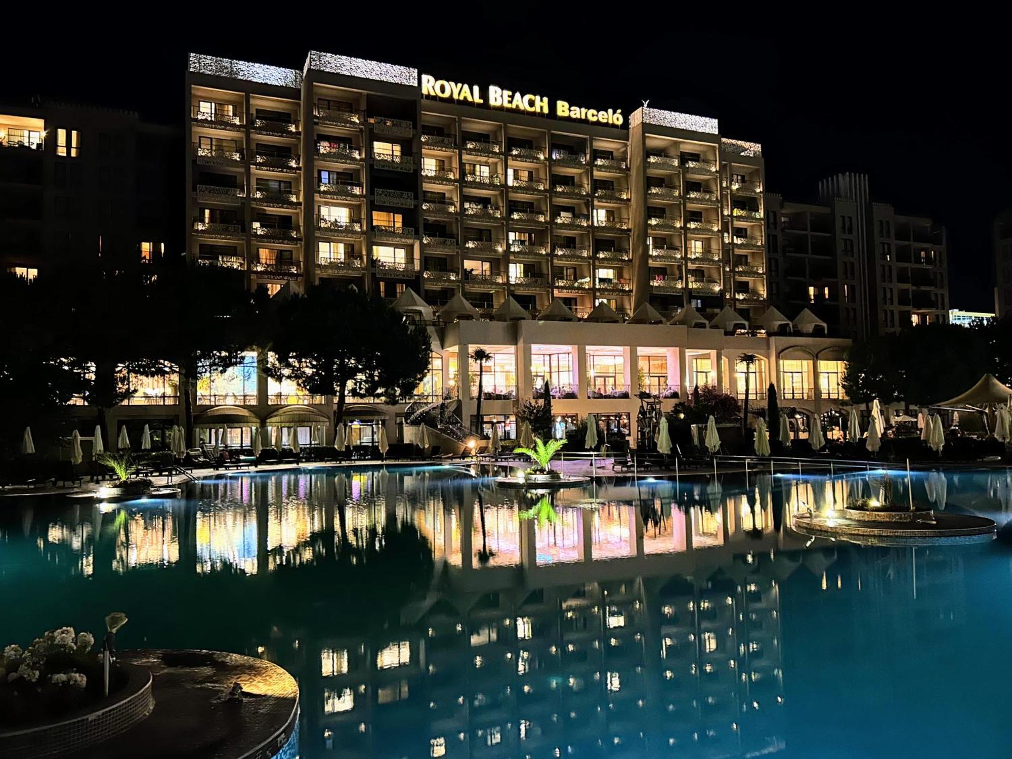 Royal Beach Premium Pantai Sunny Bagian luar foto
